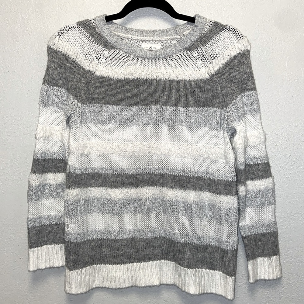 Lou & Grey Size Extra Small Gray White Striped Fuzzy Cozy Sweater 5016